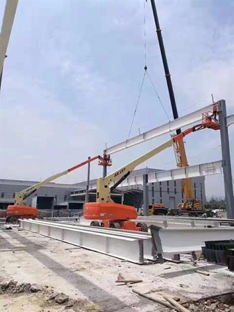 自行臂式高空車1